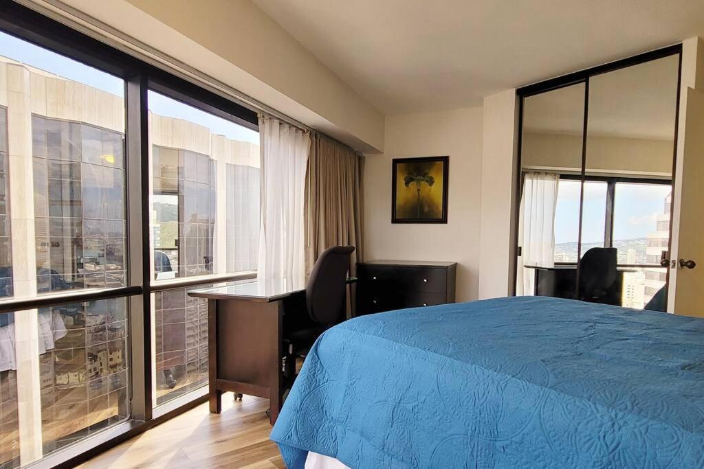 Condotel With Free Parking Wifi Ac * Honolulu