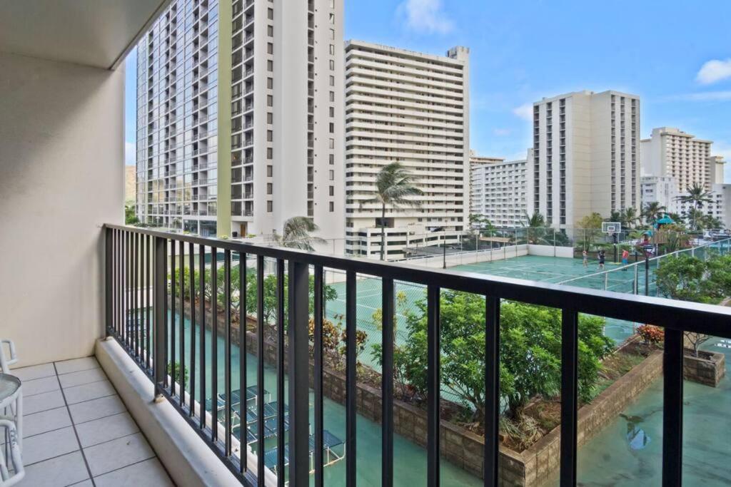 Rec Deck Suite, 1 Bed + Free Parking * Honolulu