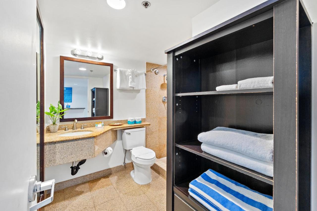 Apartment Beautiful Ocean Views At Ilikai Honolulu