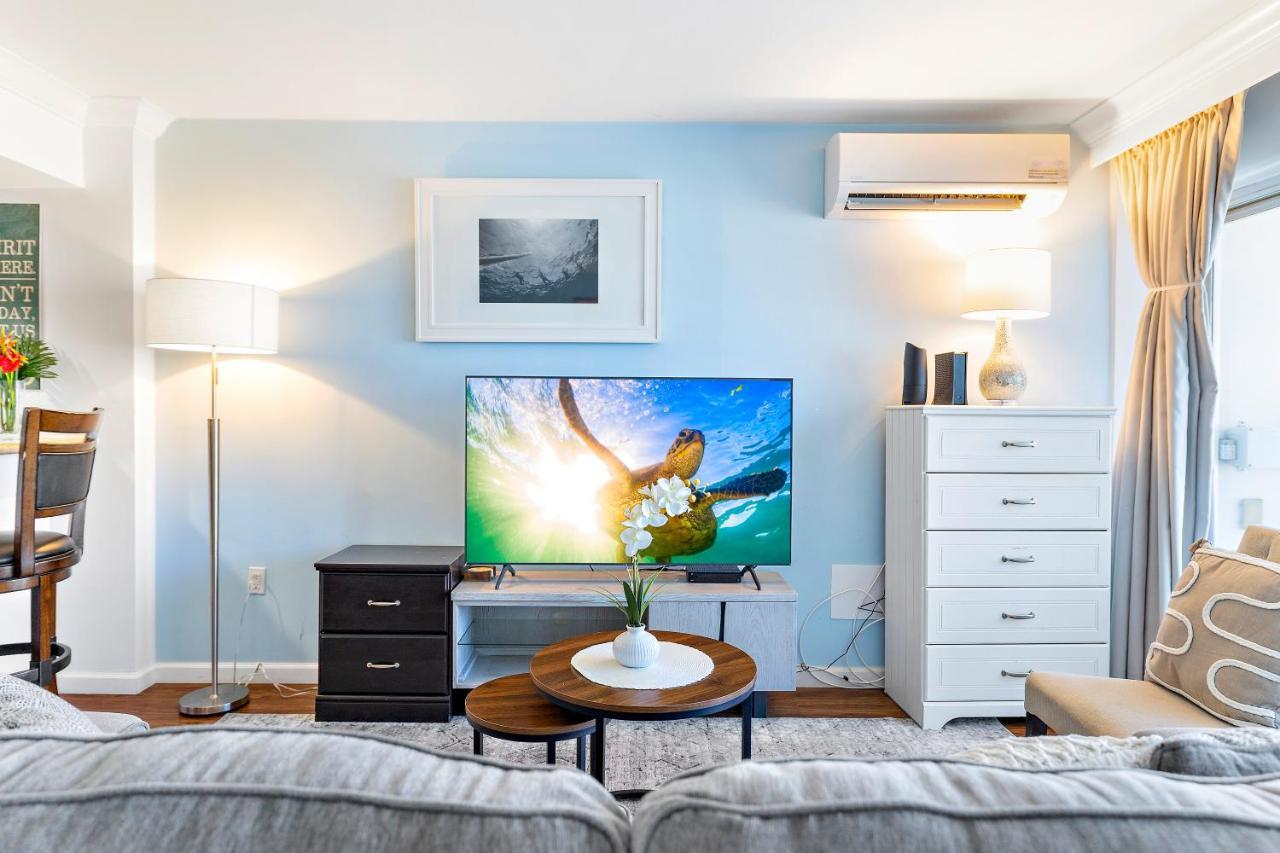Beautiful Ocean Views At Ilikai Apartment *