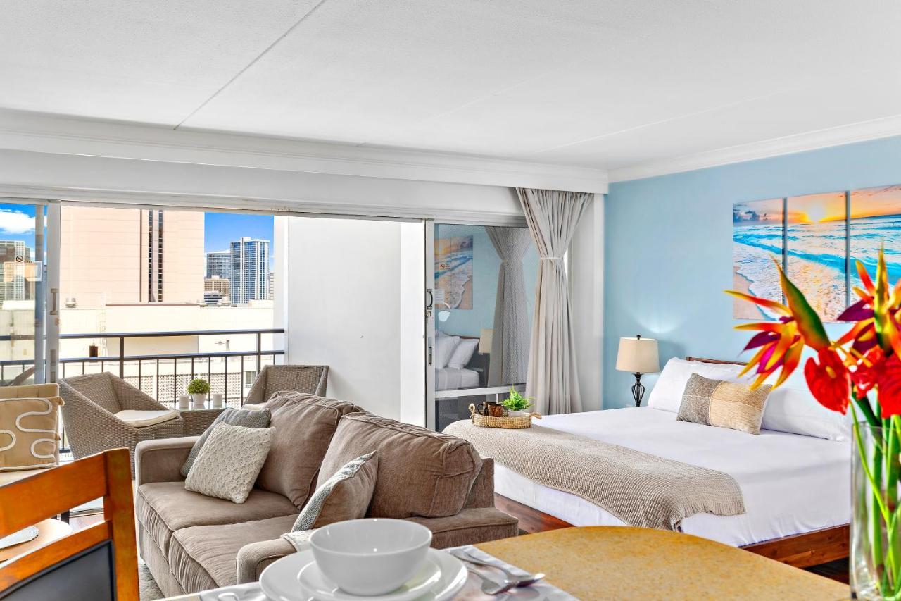 Beautiful Ocean Views At Ilikai Honolulu