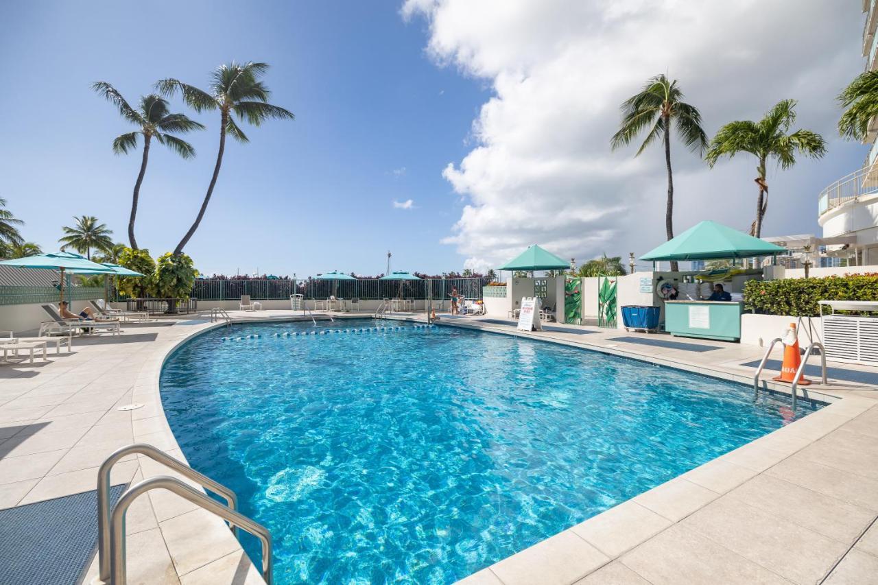 Beautiful Ocean Views At Ilikai