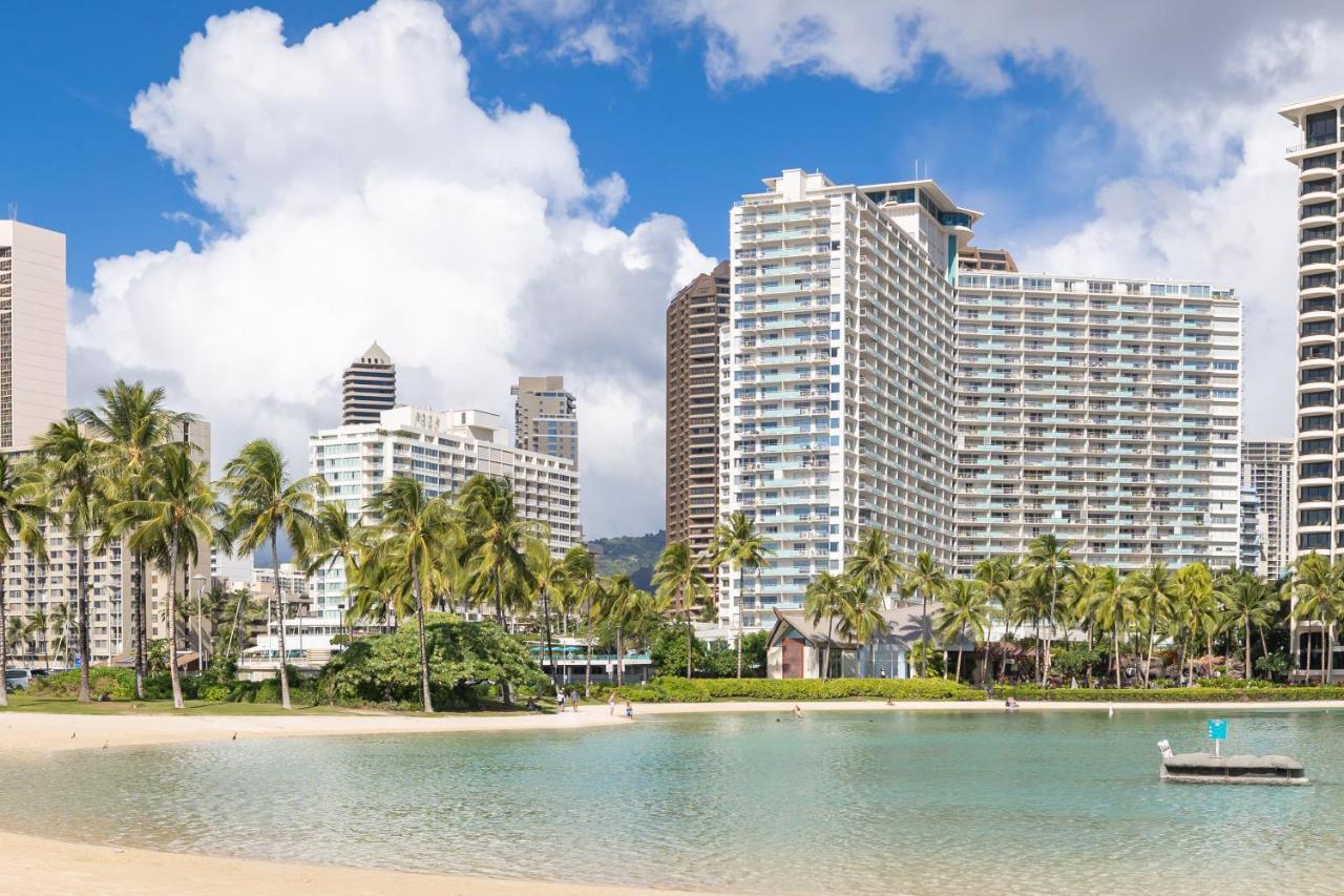 Beautiful Ocean Views At Ilikai