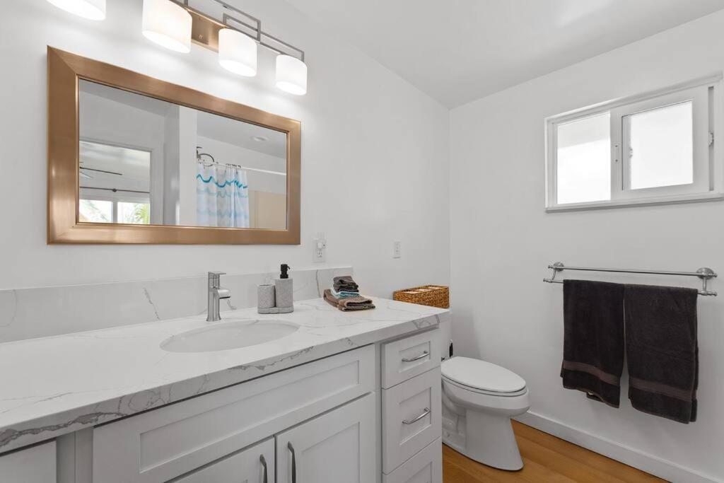 Ocean View Balcony Large Studio W Extra Sofa Bed, Contact Us For Price Drop Apartment *