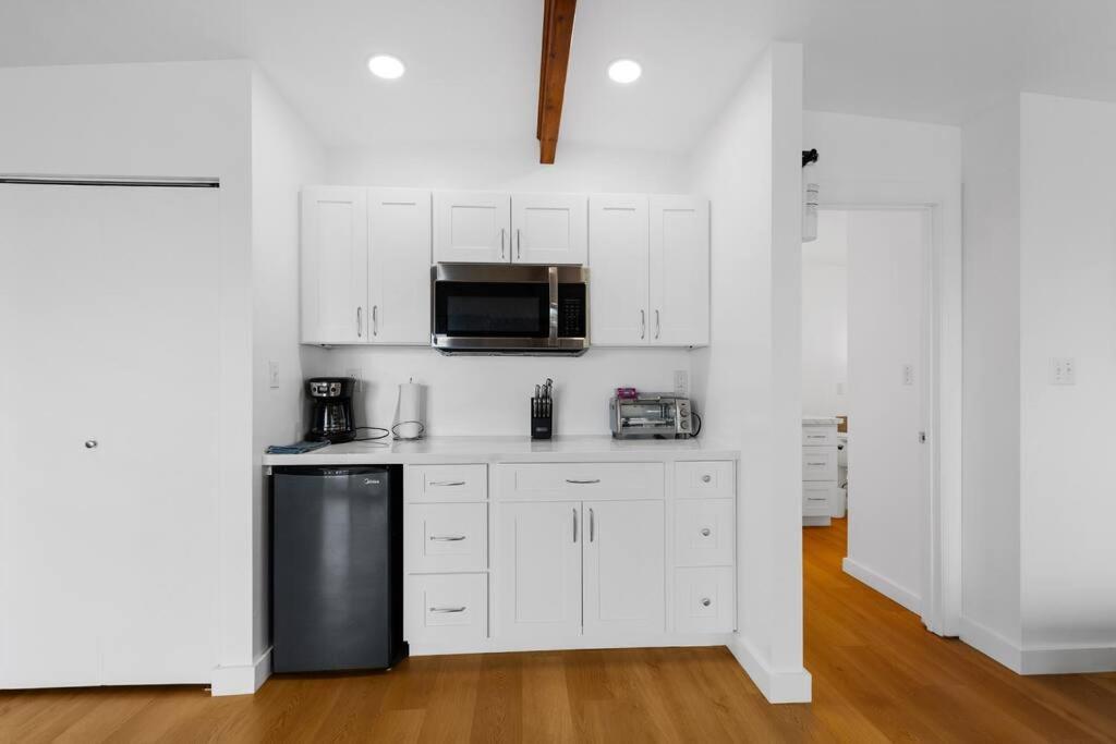 Apartment Ocean View Balcony Large Studio W Extra Sofa Bed, Contact Us For Price Drop Haleiwa