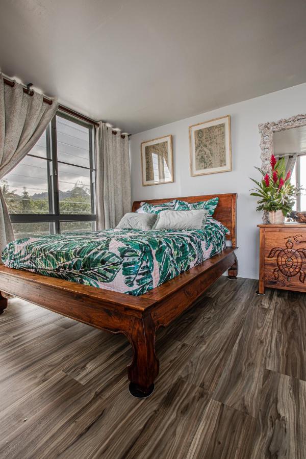 Breezy Beachfront Bali-style Haven 180 Degree Oceanview * Hau'ula