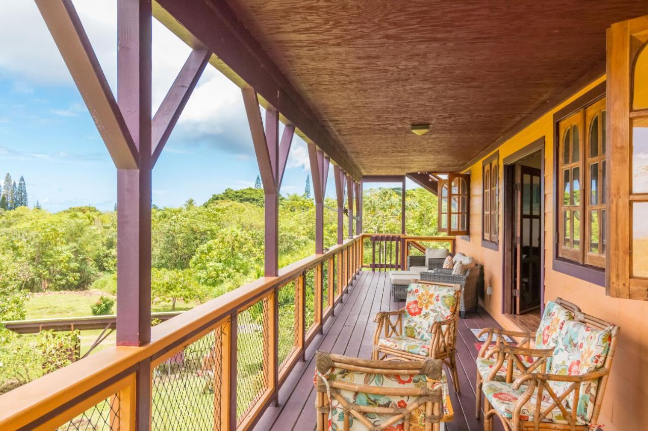 Off-grid Getaway With Ocean Views In Paradise Homestay *