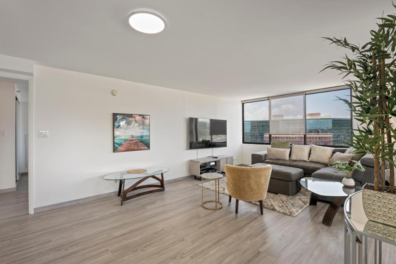 Apartment Hawaiian Monarch Penthouse 104 By Hawaii Ocean Club *