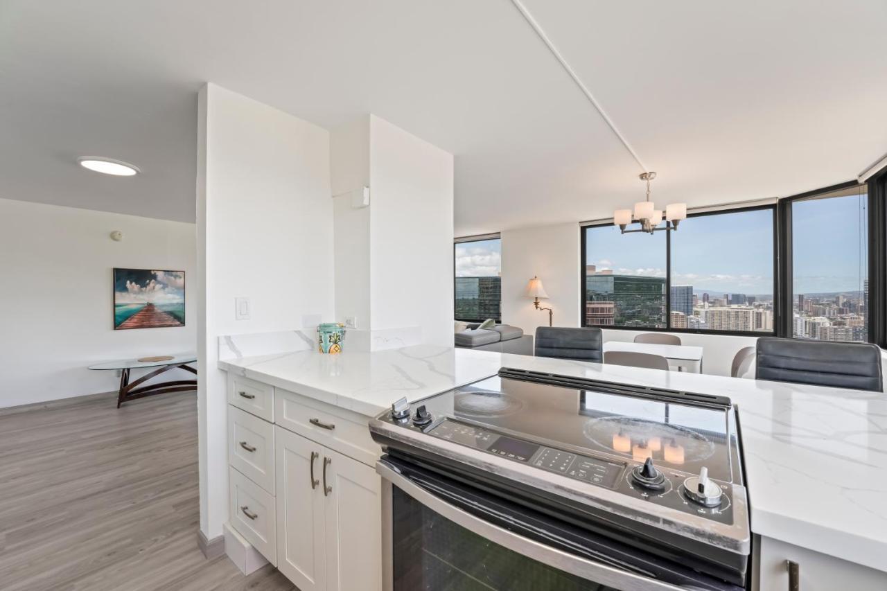Hawaiian Monarch Penthouse 104 By Hawaii Ocean Club Honolulu