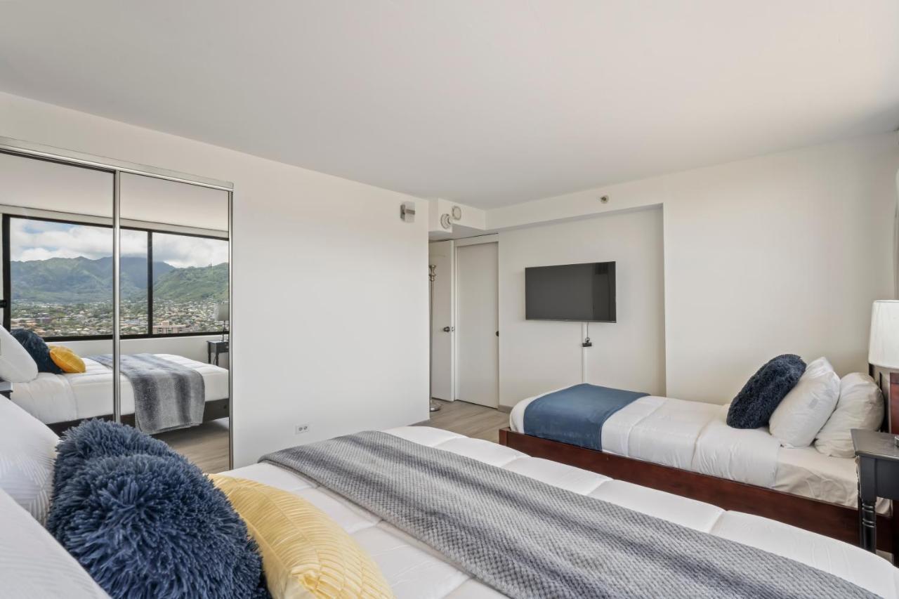 Hawaiian Monarch Penthouse 104 By Hawaii Ocean Club Apartment *
