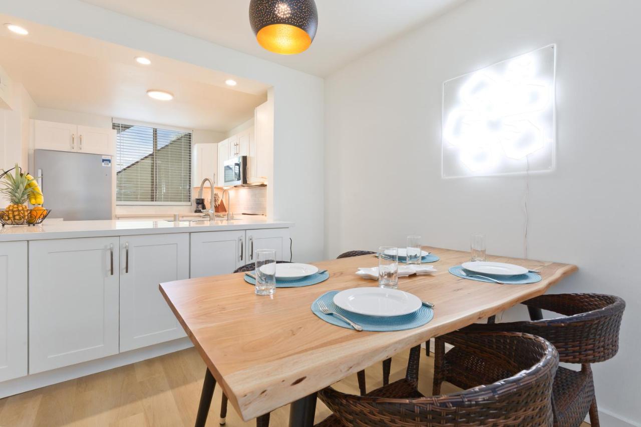 Family Getaway - Lava Room At Magic Sands Beach Apartment
