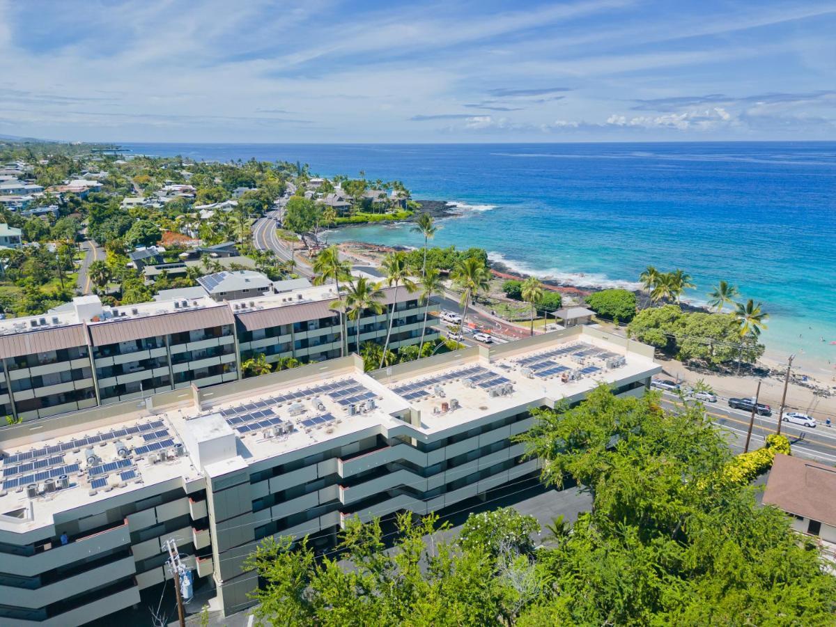 Family Getaway - Lava Room At Magic Sands Beach