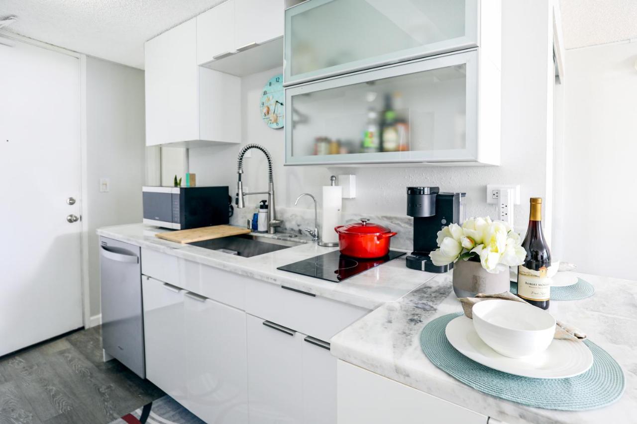 Beautifully Upgraded Studio Close To Waikiki Beach Apartment Honolulu