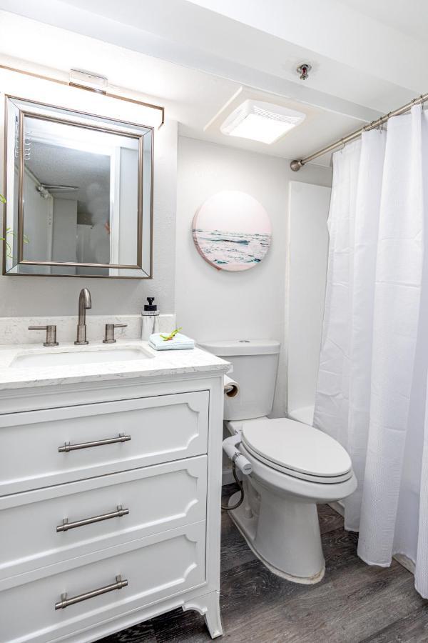 Beautifully Upgraded Studio Close To Waikiki Beach *