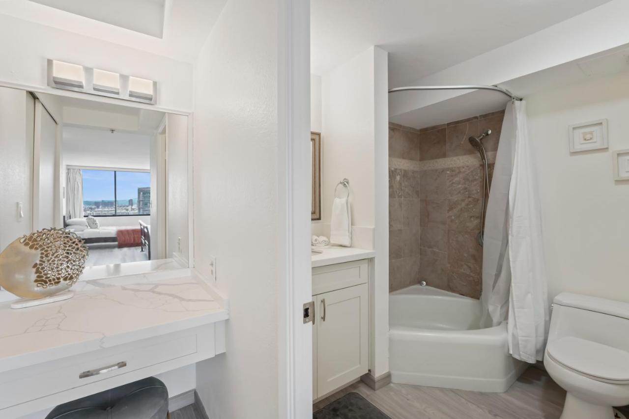 Hawaiian Monarch Penthouse 104 By Hawaii Ocean Club Honolulu