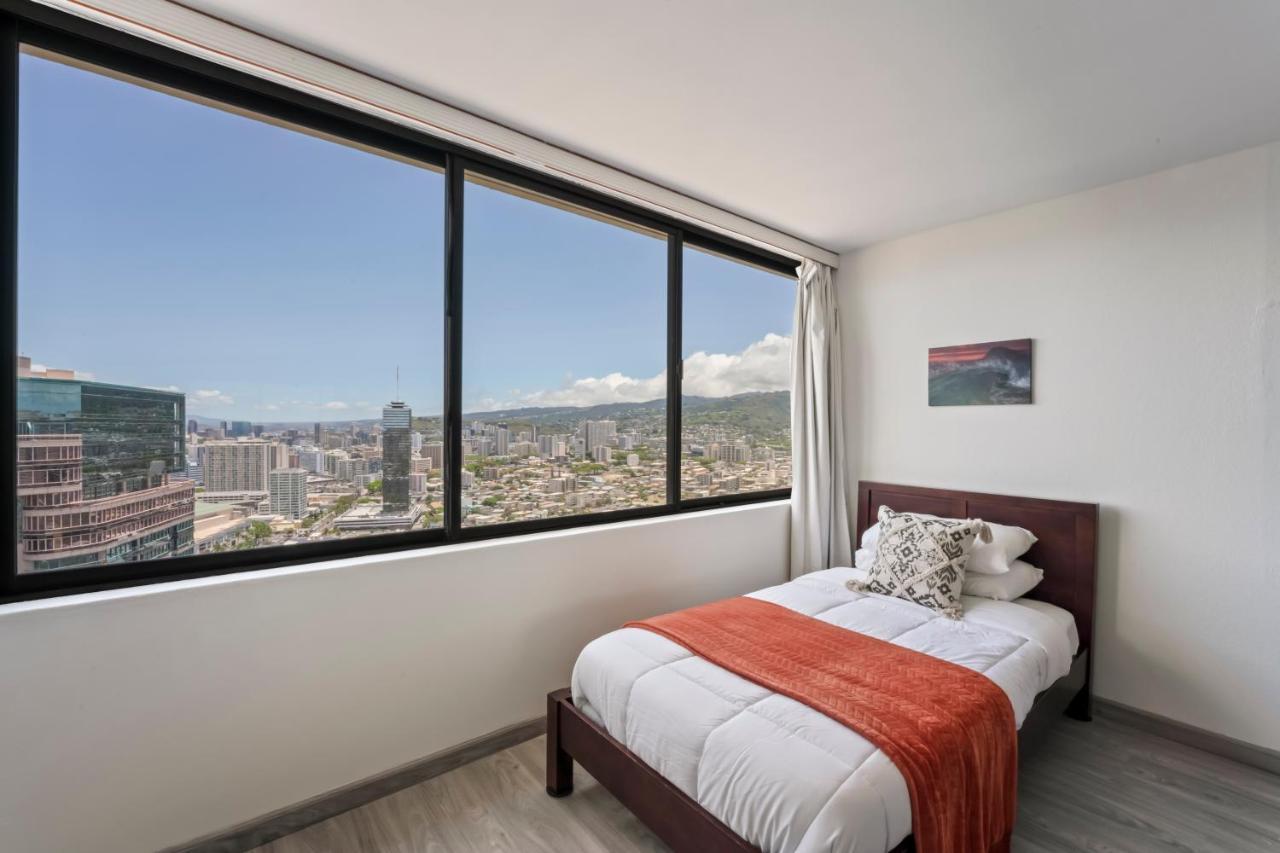 Apartment Hawaiian Monarch Penthouse 104 By Hawaii Ocean Club Honolulu