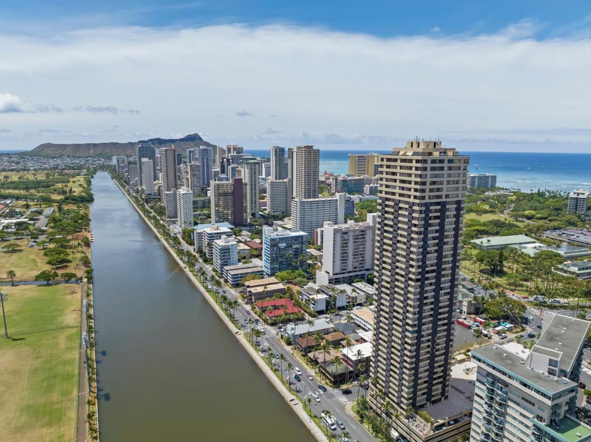 Hawaiian Monarch Penthouse 104 By Hawaii Ocean Club Apartment