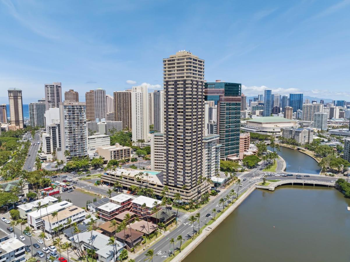 Apartment Hawaiian Monarch Penthouse 104 By Hawaii Ocean Club Honolulu