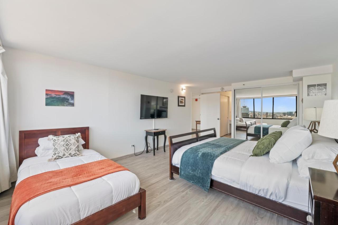 Apartment Hawaiian Monarch Penthouse 104 By Hawaii Ocean Club Honolulu