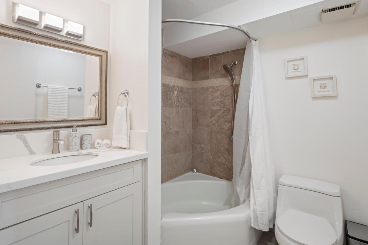 Hawaiian Monarch Penthouse 104 By Hawaii Ocean Club Honolulu
