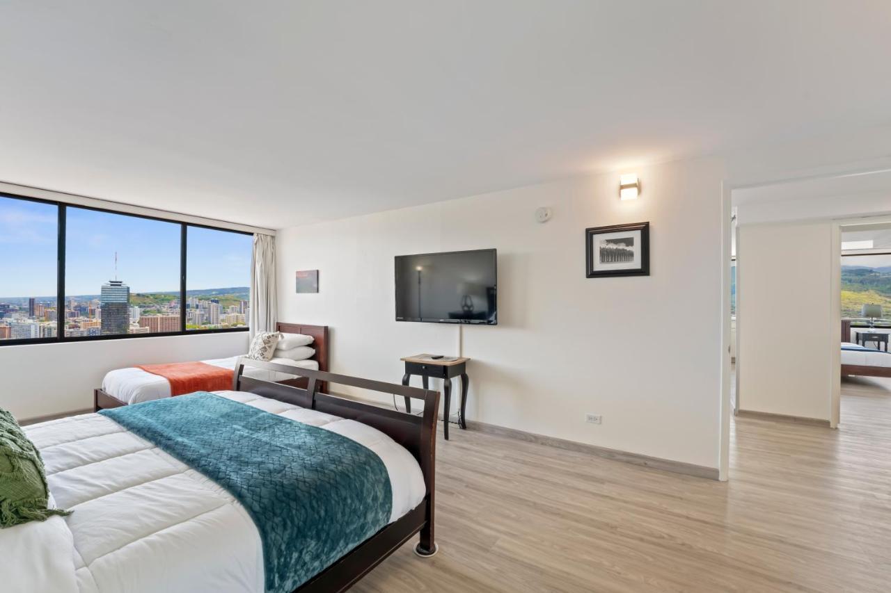 Hawaiian Monarch Penthouse 104 By Hawaii Ocean Club * Honolulu