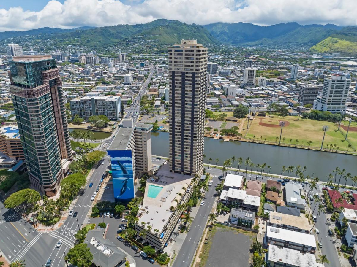 Hawaiian Monarch Penthouse 104 By Hawaii Ocean Club Apartment