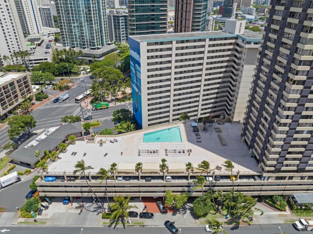 Hawaiian Monarch Penthouse 104 By Hawaii Ocean Club * Honolulu