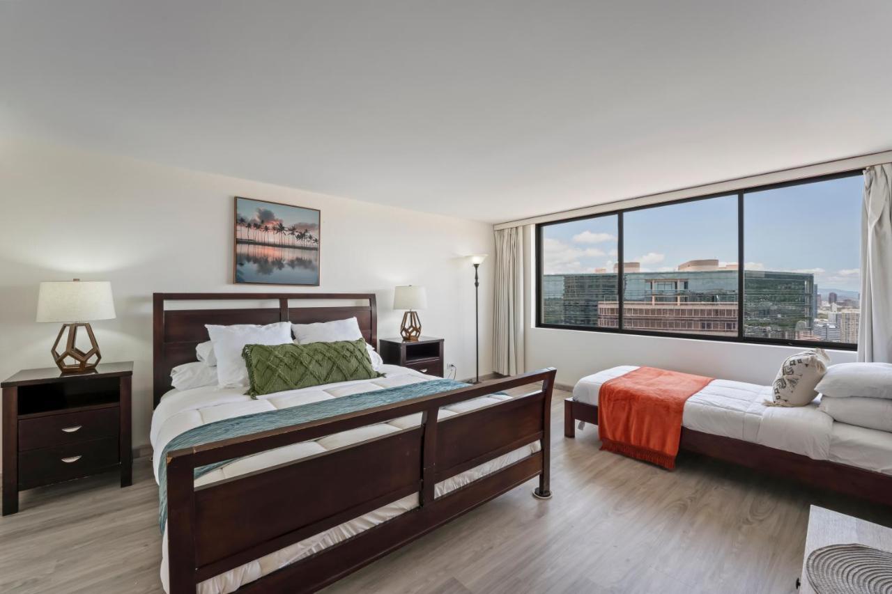 Hawaiian Monarch Penthouse 104 By Hawaii Ocean Club Honolulu