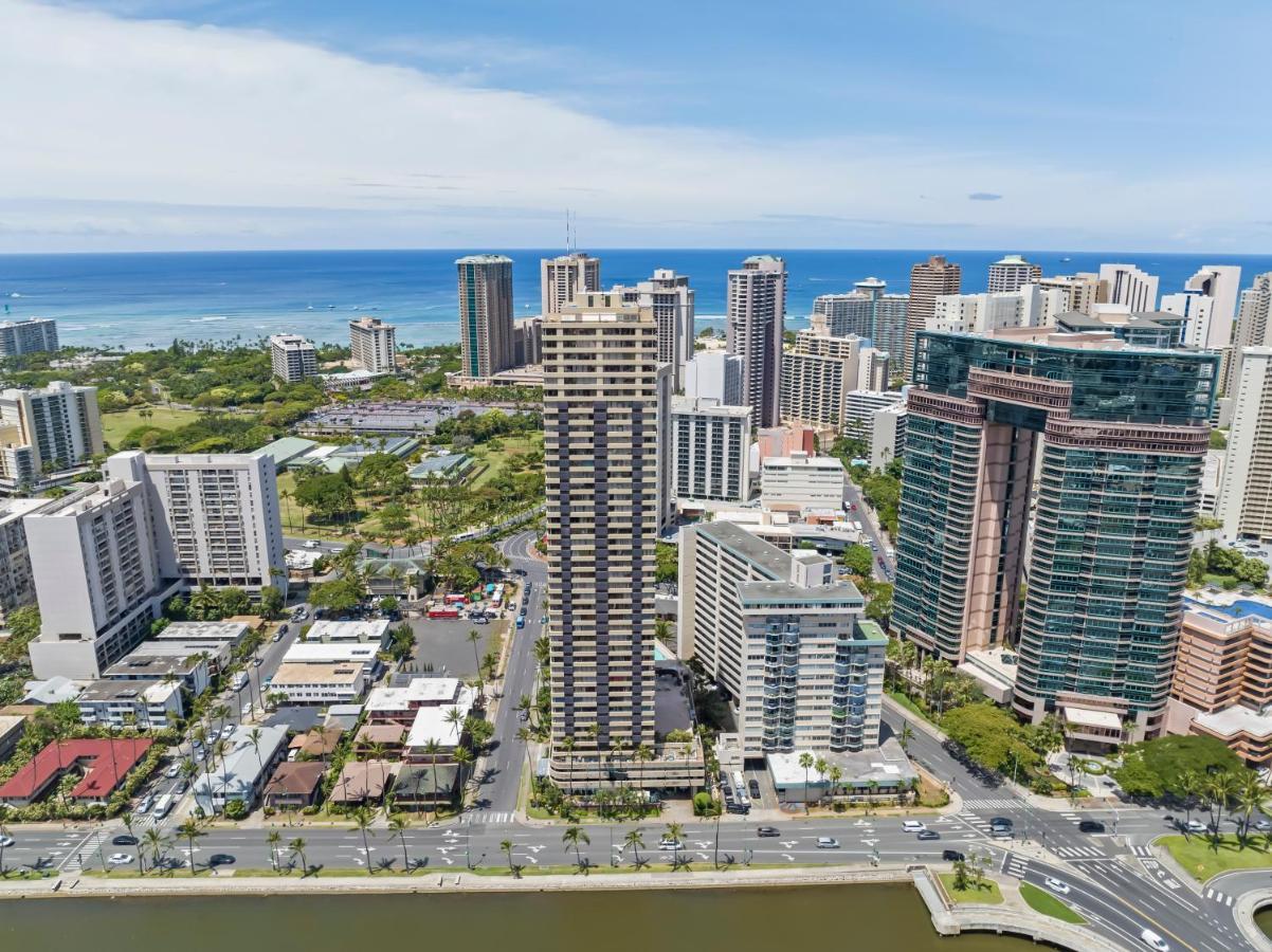 Hawaiian Monarch Penthouse 104 By Hawaii Ocean Club Apartment