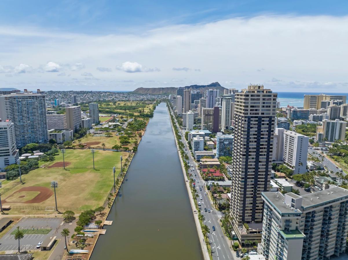 Hawaiian Monarch Penthouse 104 By Hawaii Ocean Club Honolulu