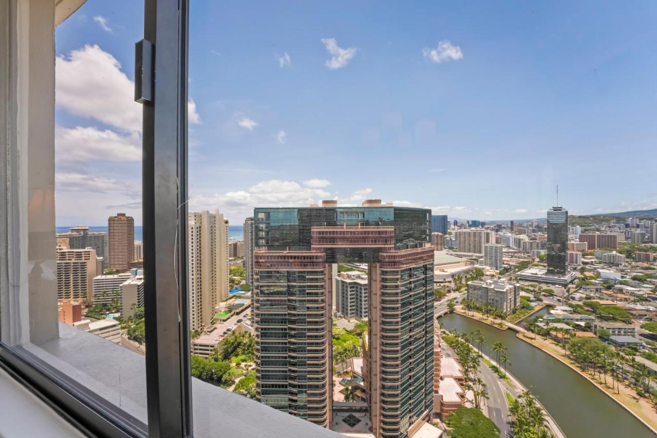 Hawaiian Monarch Penthouse 104 By Hawaii Ocean Club Honolulu