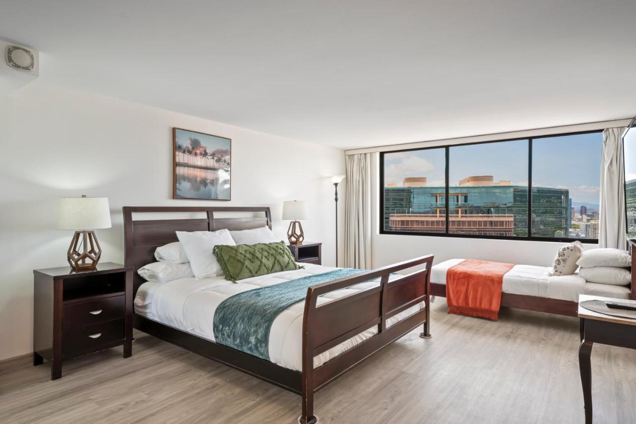 Hawaiian Monarch Penthouse 104 By Hawaii Ocean Club