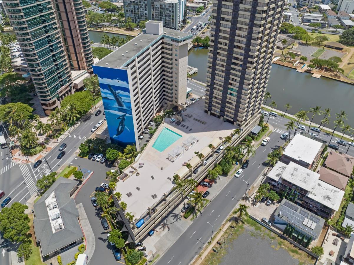 Hawaiian Monarch Penthouse 104 By Hawaii Ocean Club Honolulu