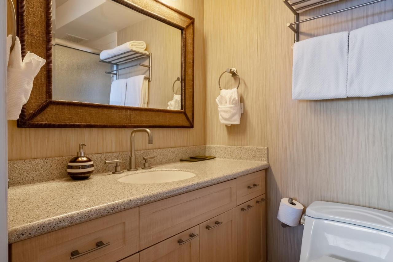 Oceanfront Mana Kai 2 Bedroom