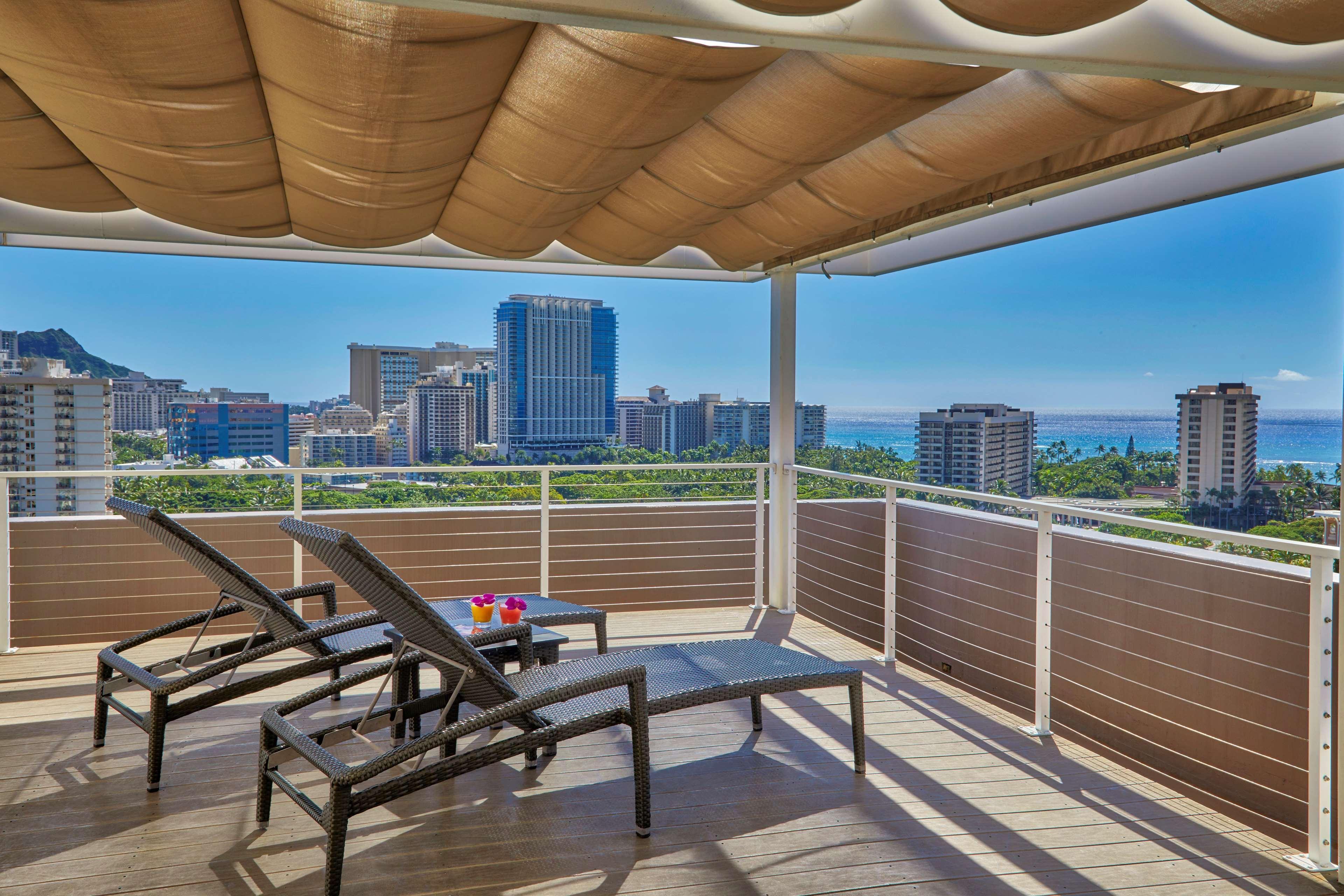 Resort Holiday Express Waikiki By Ihg 3*