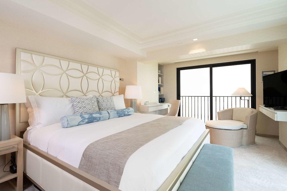 Aston Beachside Hotel