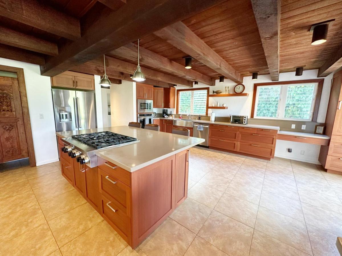 Coral Hale 5br 3ba Luxury Home, Ac, Hot Tub And Stunning Views Holiday home Princeville