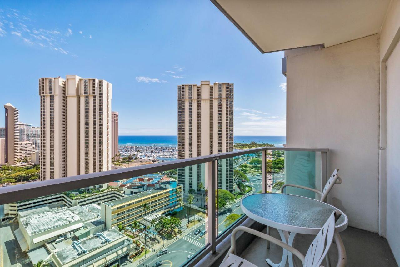 Castle At Ala Moana Hotel