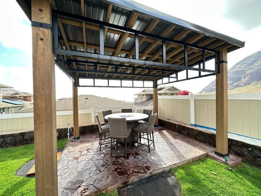 Holiday home New 4 Bedroom With Ocean And Gorgeous Mountain Views In The Gated Community Of Mauna Olu Waianae