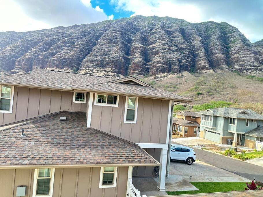 New 4 Bedroom With Ocean And Gorgeous Mountain Views In The Gated Community Of Mauna Olu