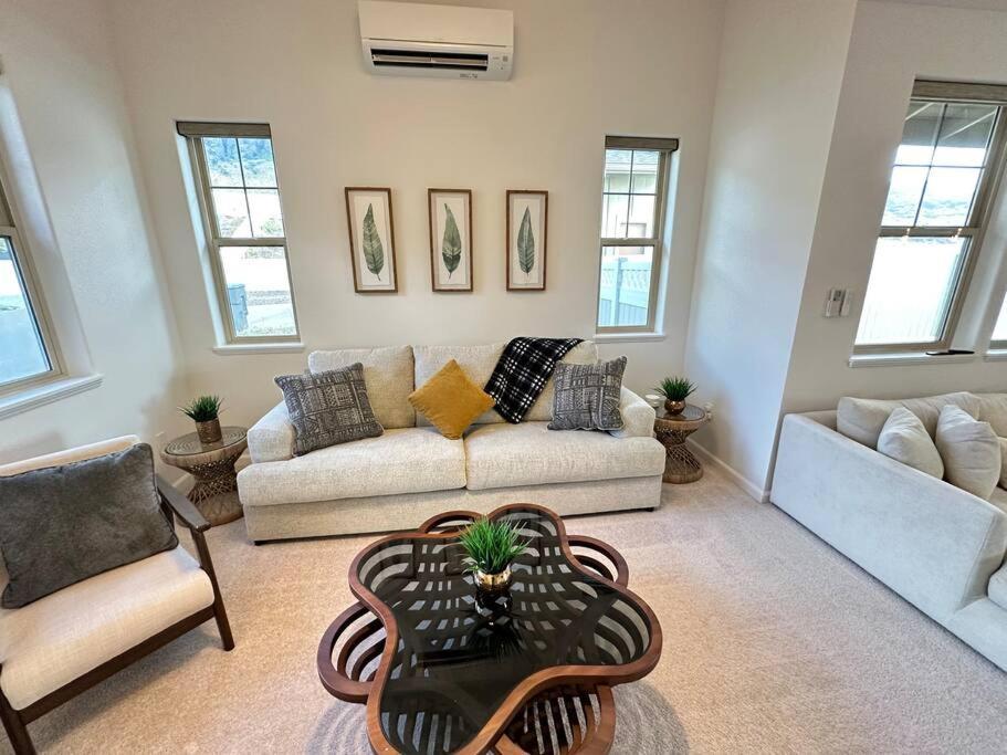 New 4 Bedroom With Ocean And Gorgeous Mountain Views In The Gated Community Of Mauna Olu Holiday home
