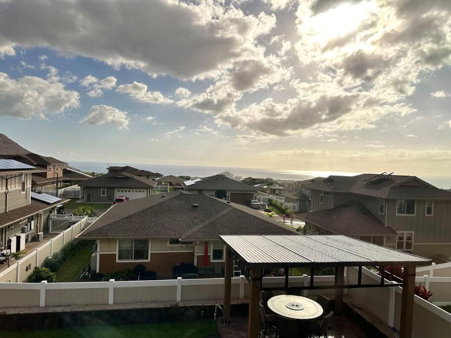 New 4 Bedroom With Ocean And Gorgeous Mountain Views In The Gated Community Of Mauna Olu