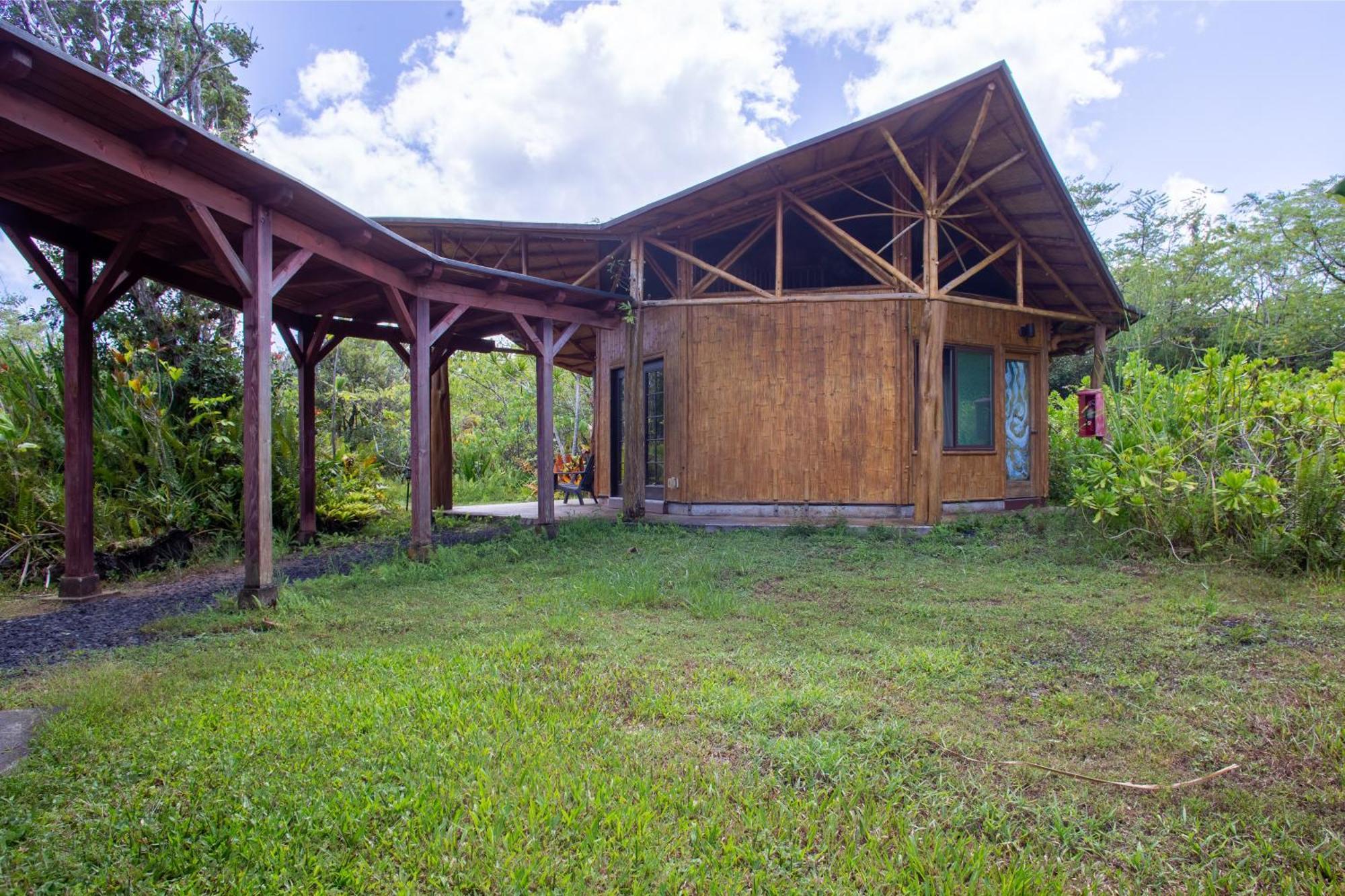 Kalani Oceanside Retreat Lodge *