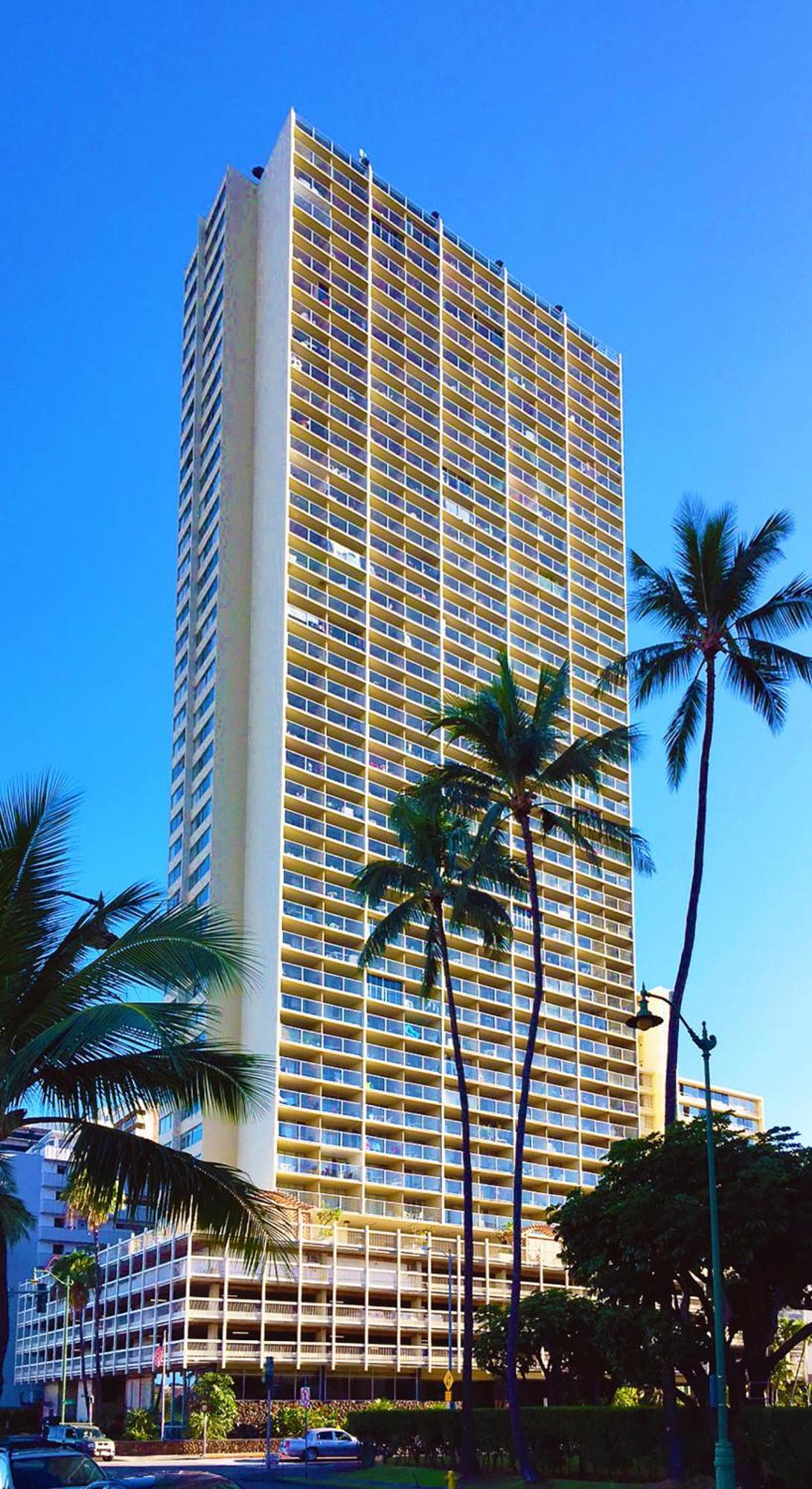 Ocean & Diamond Head View At Waikiki Honolulu