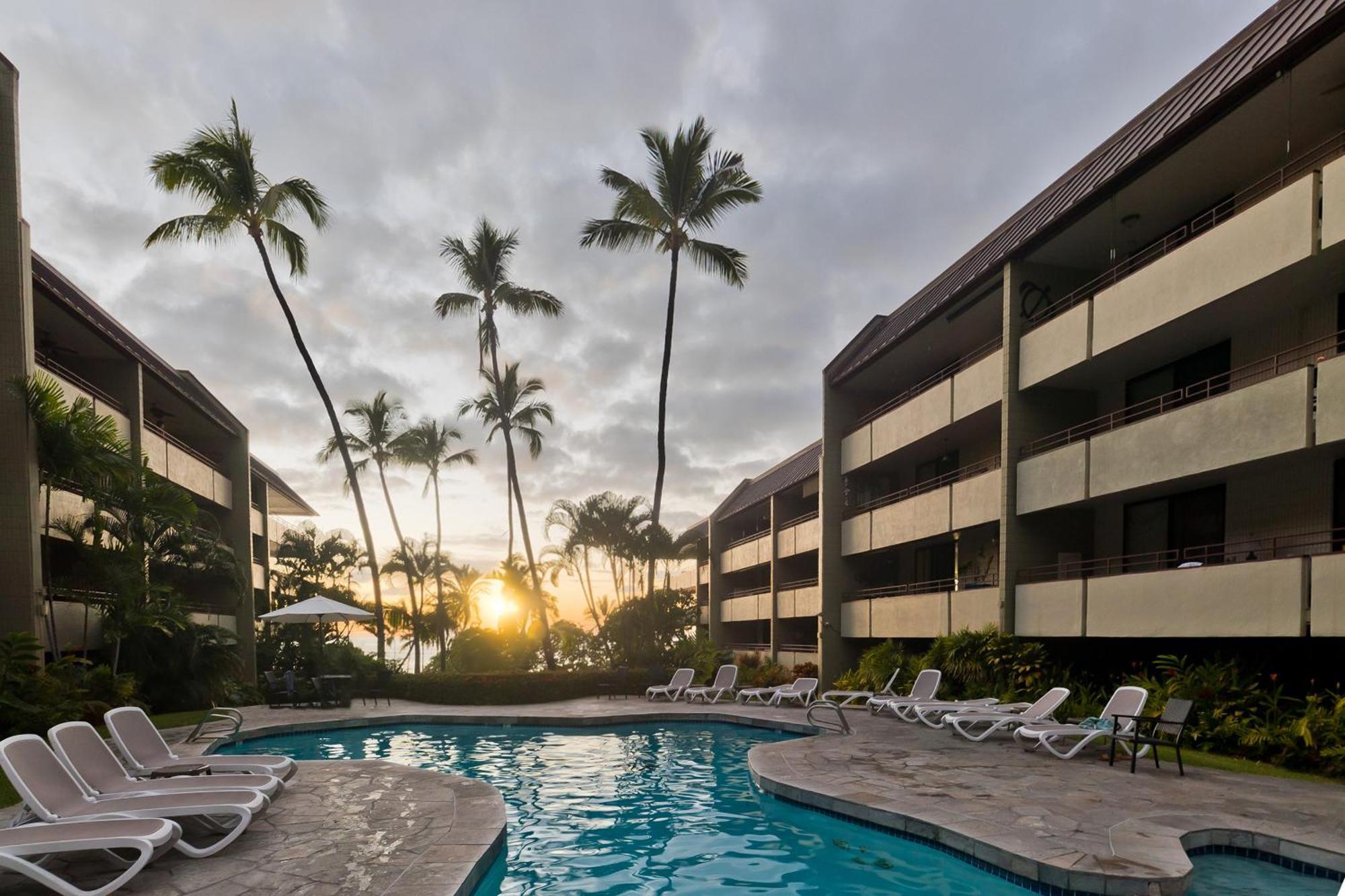 Family Getaway - Lava Room At Magic Sands Beach * Kailua-Kona