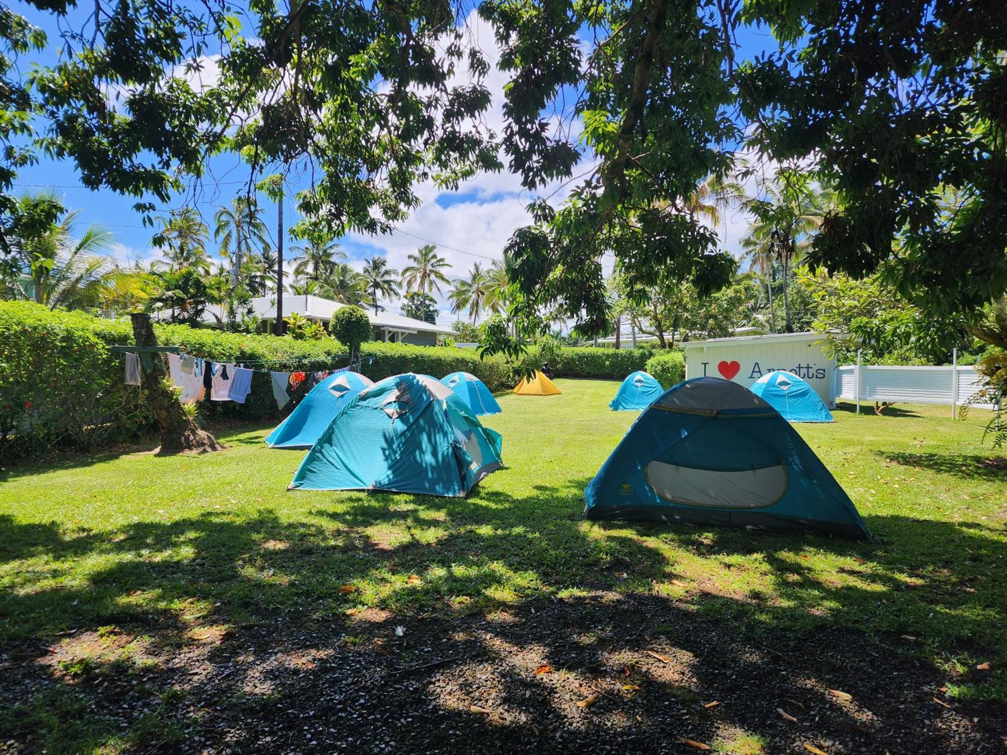 Arnott's & Hiking Adventures * Hilo