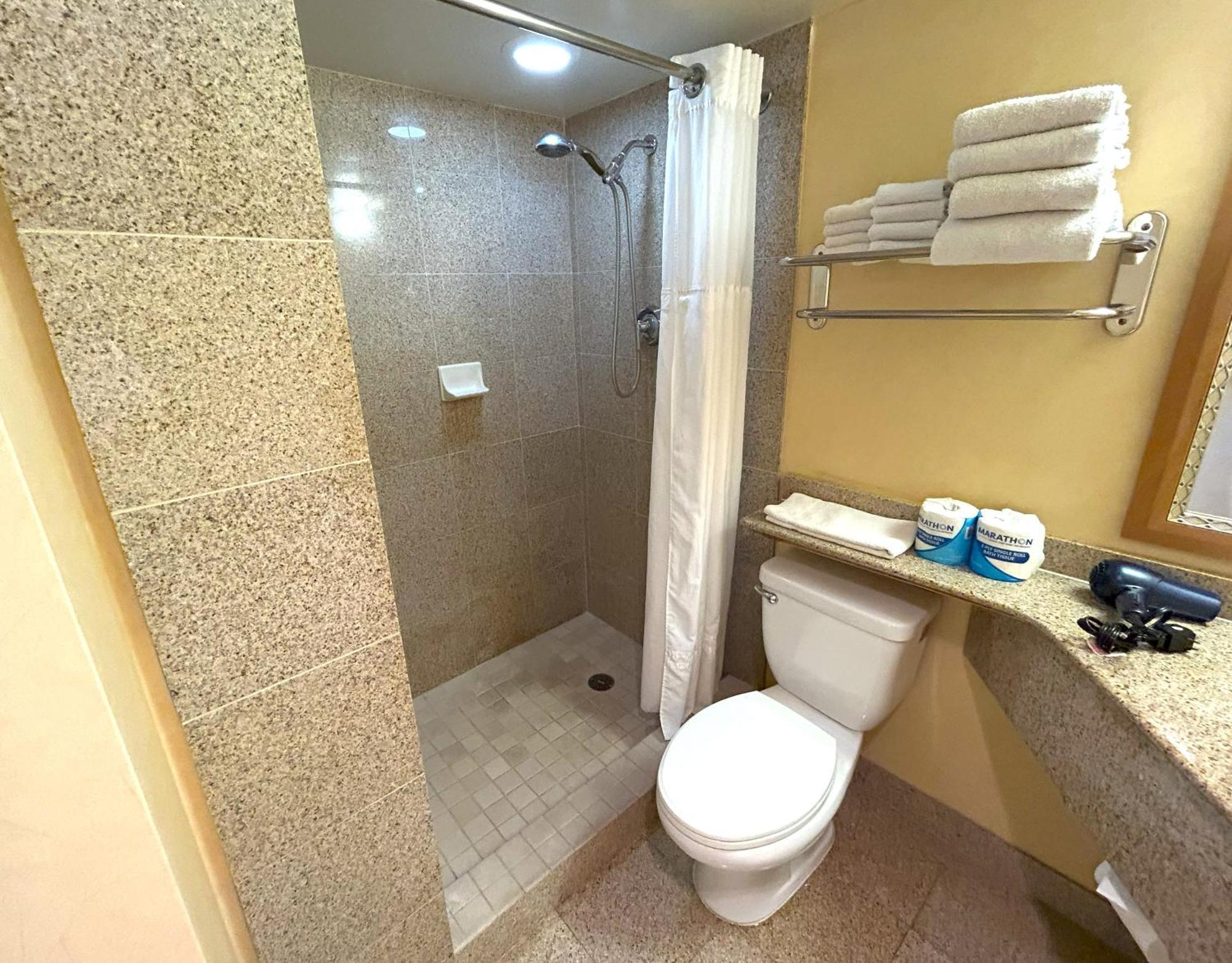Holiday home Ilikai 302 - Spacious With Stunning Ocean & Harbor Views Honolulu