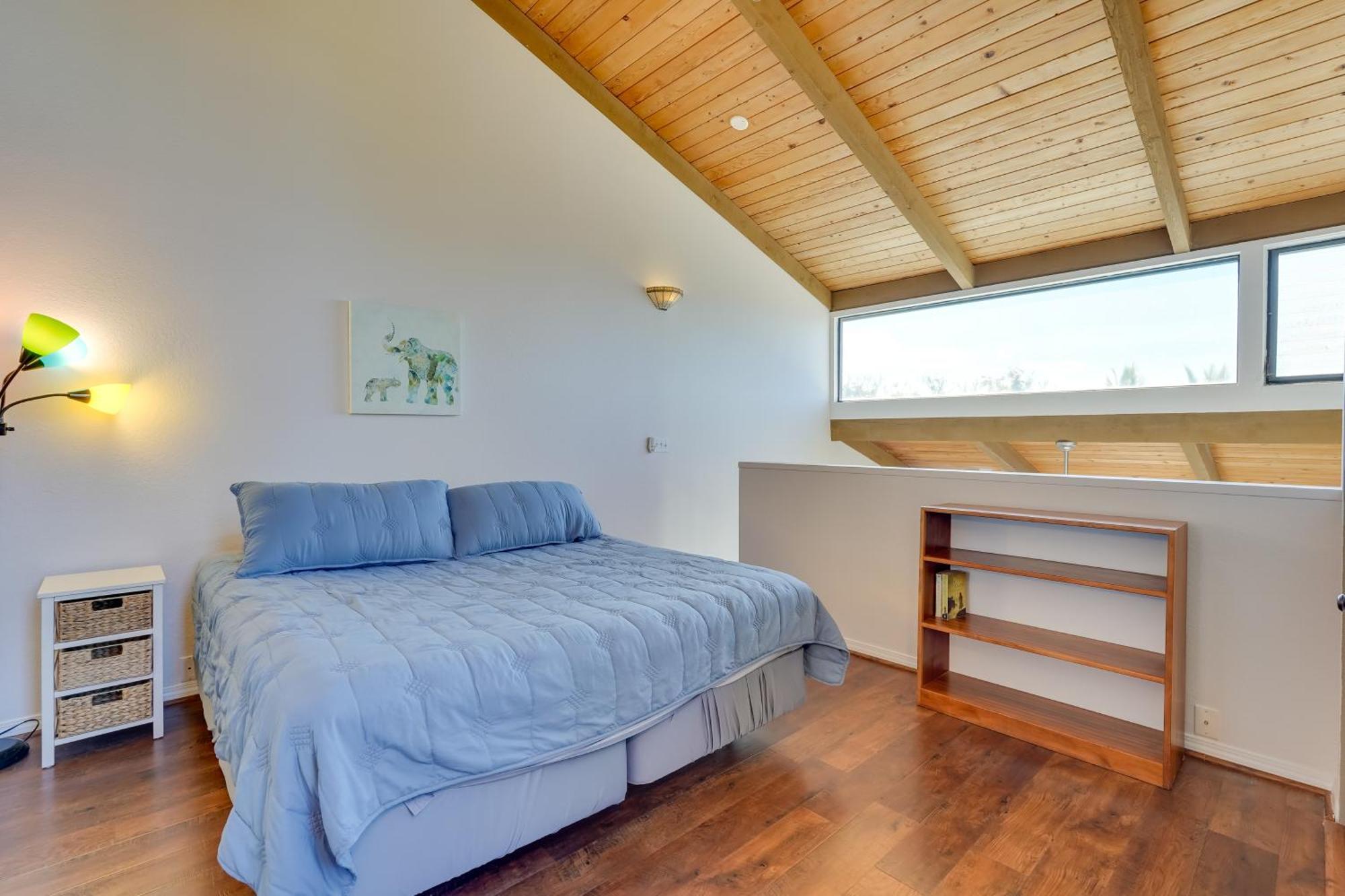 Top-floor Bay With Ocean Views! Kailua-Kona