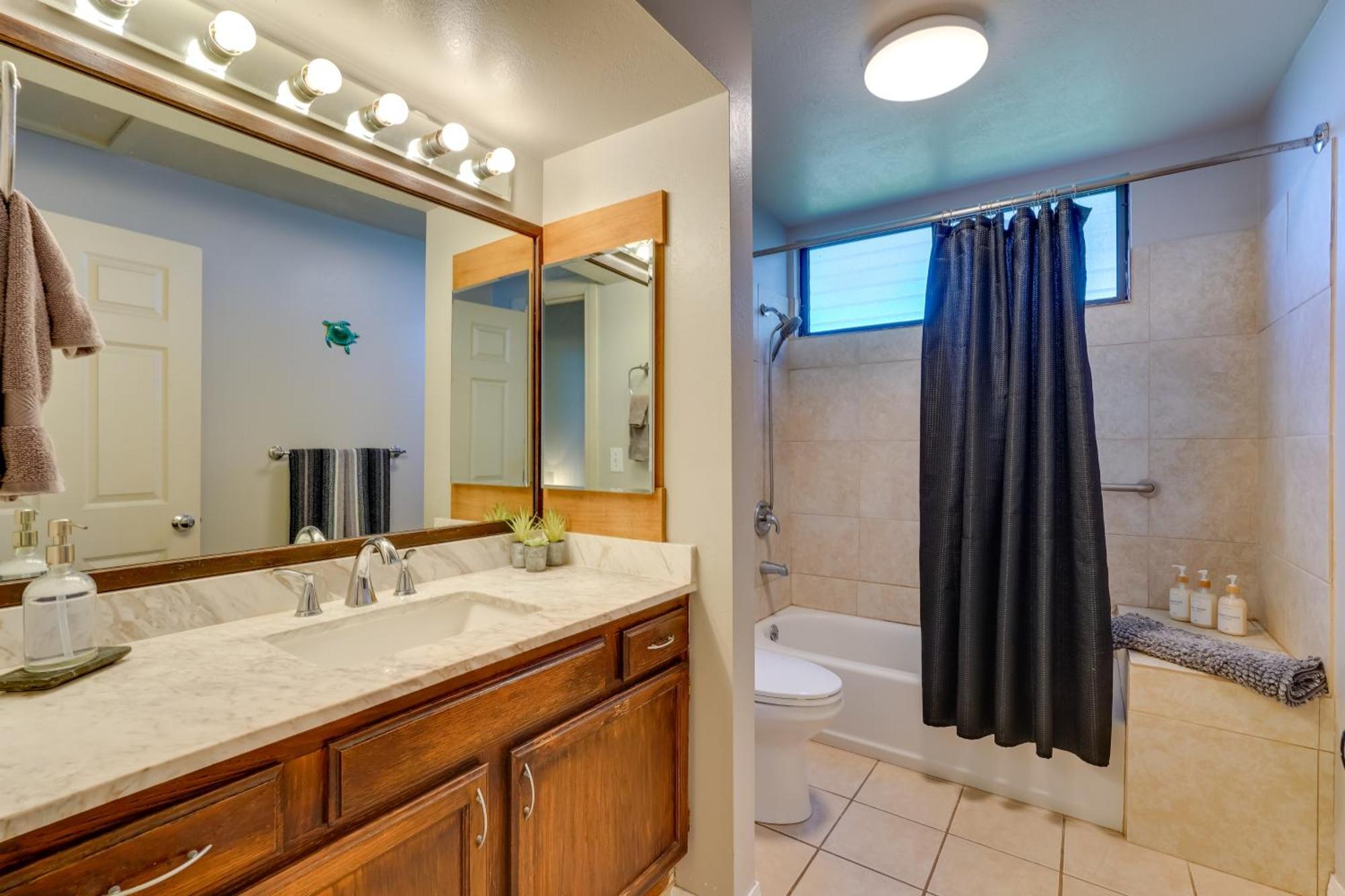 Apartment Top-floor Bay With Ocean Views!