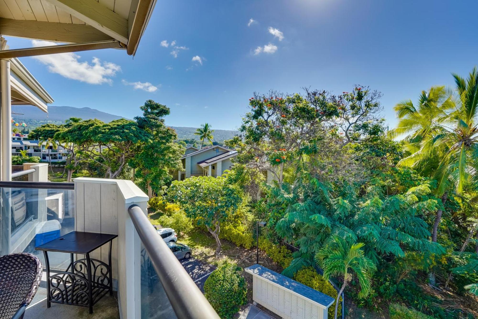 Apartment Top-floor Bay With Ocean Views!
